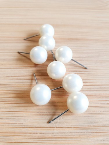 Acryl ohrstecker in silber - 6,